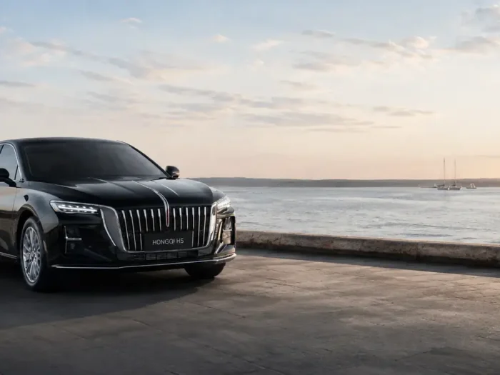 Hongqi H5 на эксклюзивной экспозиции в яхт-клубе «Геркулес»