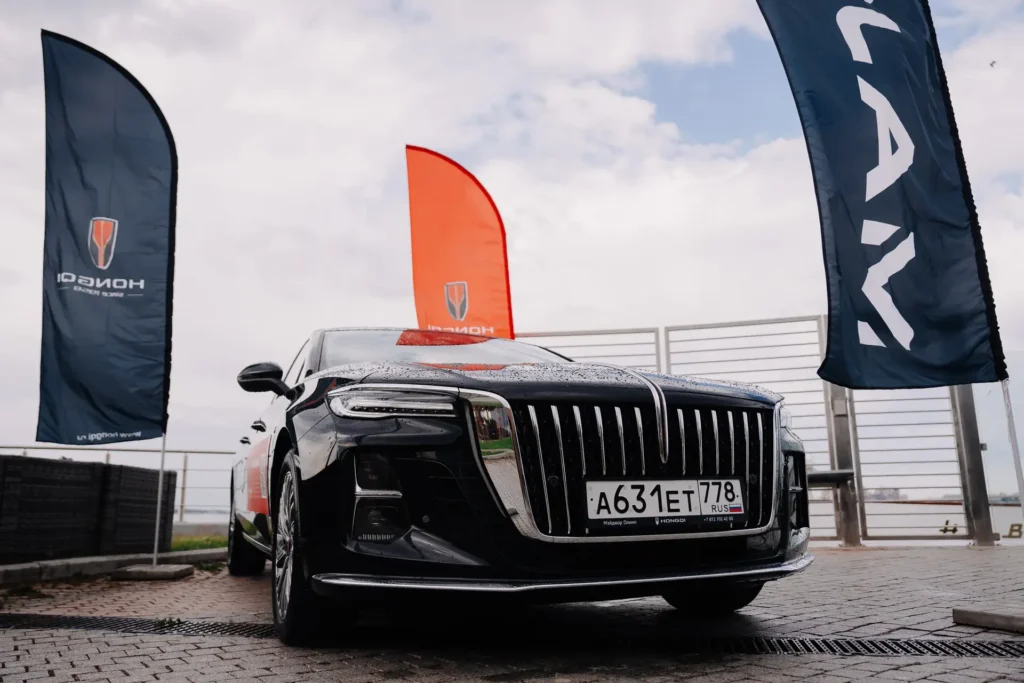 Экспозиция Hongqi H5 от Мэйджор Олимп