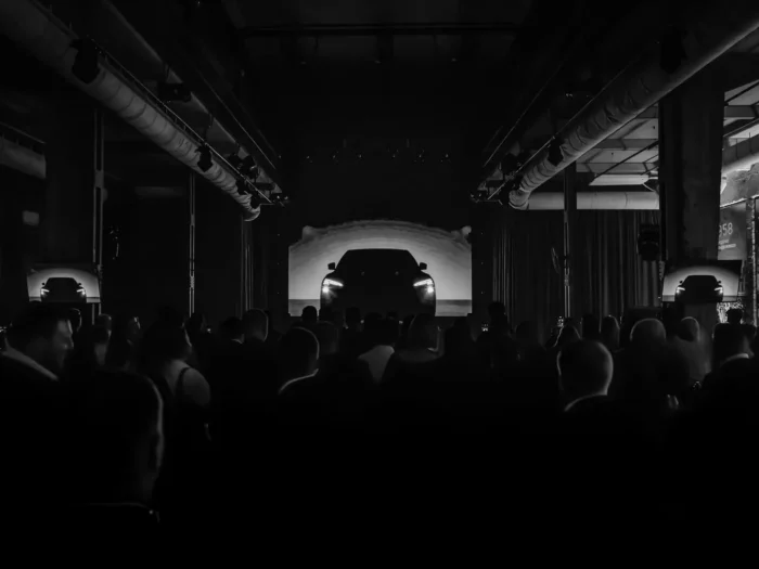 В России принимают заказы на обновлённый Hongqi H5