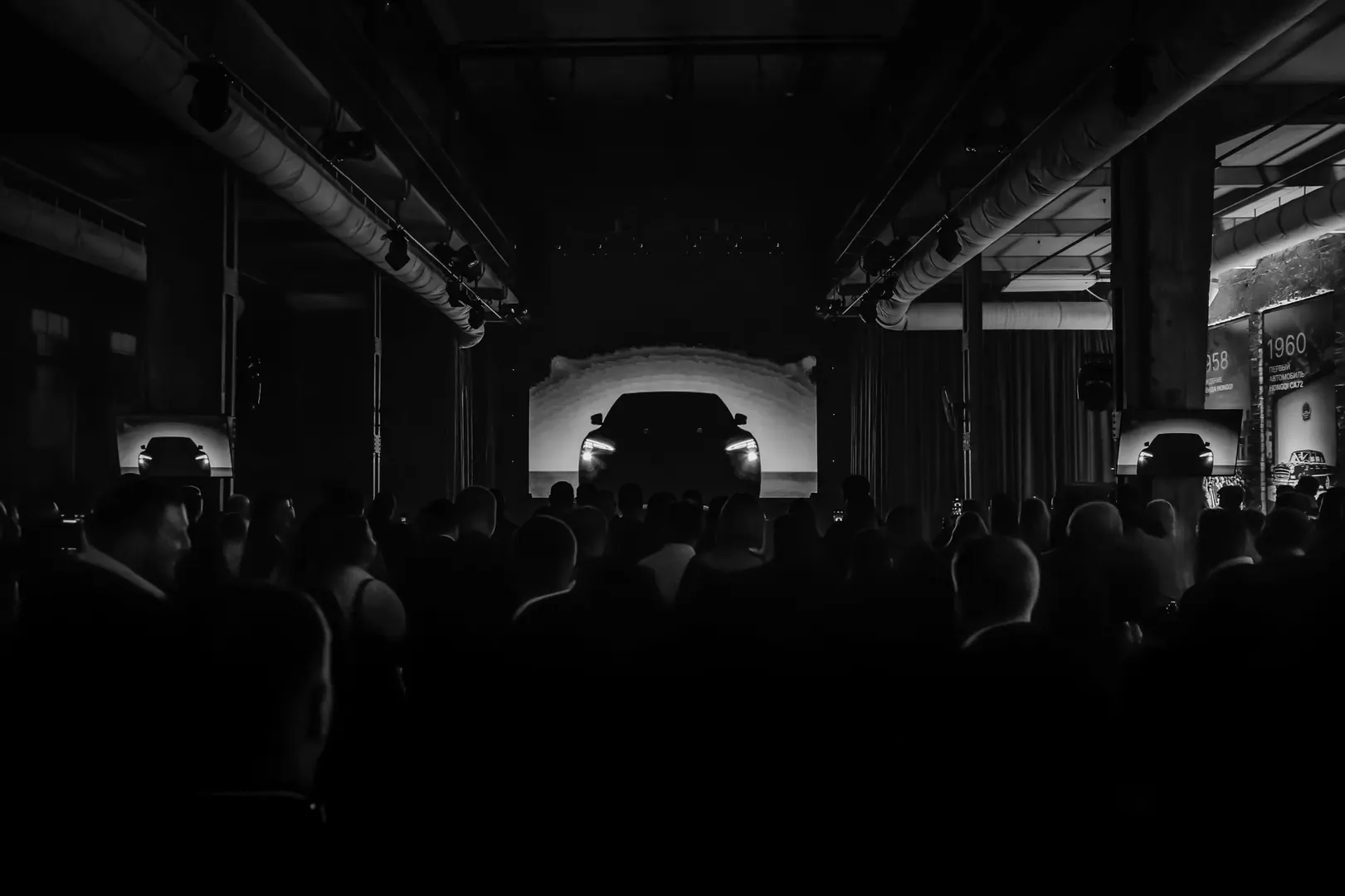 В России принимают заказы на обновлённый Hongqi H5